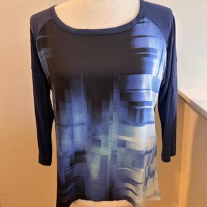 Calvin Klein geometric print blue top, size xtra small